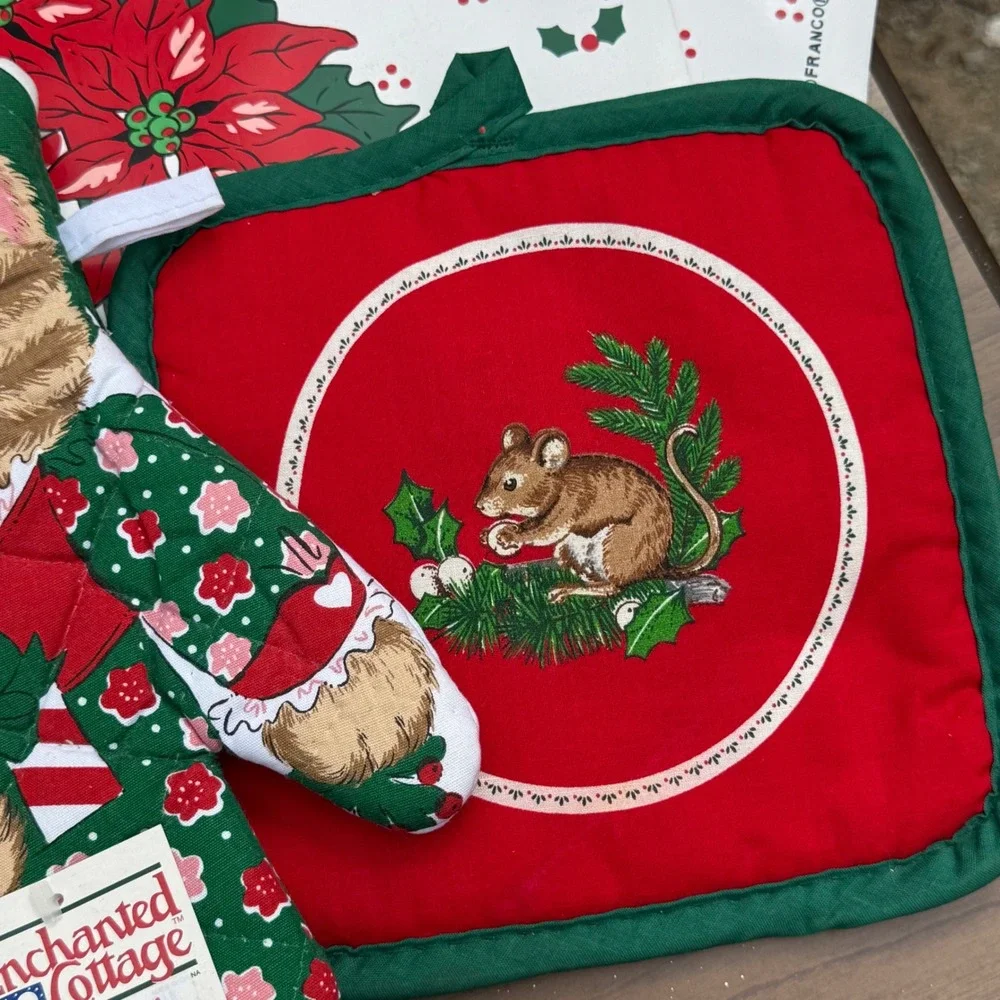 Vintage Cottage Core Christmas Kitchen‎ Set Cat Potholder Towel Placemats